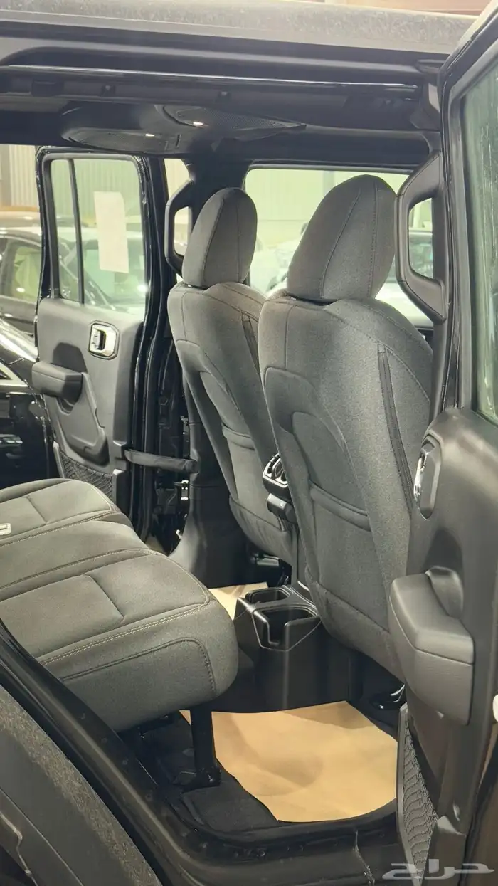 جيب رانجلر 2025 13