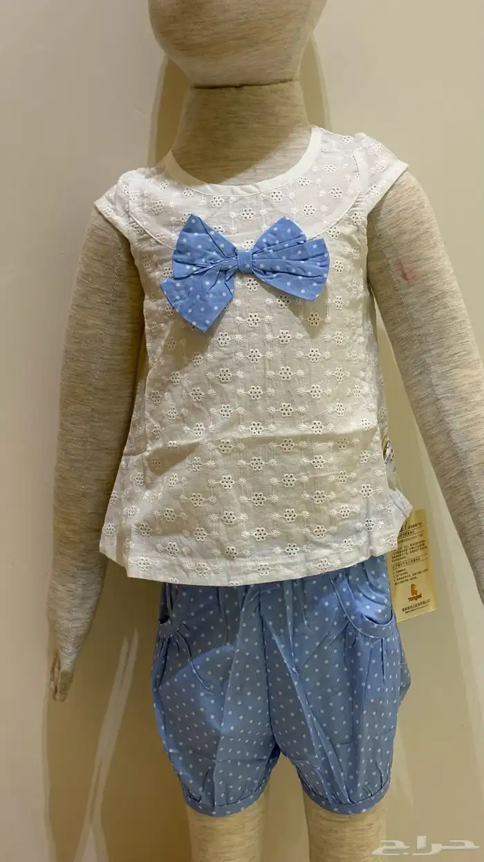 ملابس وجزم للبيع بالكامل 28