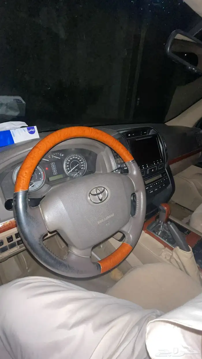 جيب لاندكروزر 2015 نظيف 9