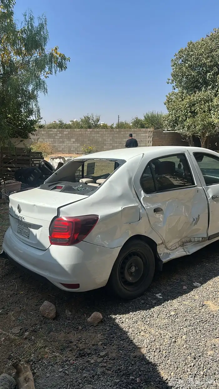 سياره للبيع تشليح اسقاط المكينه والقير سليمه 0