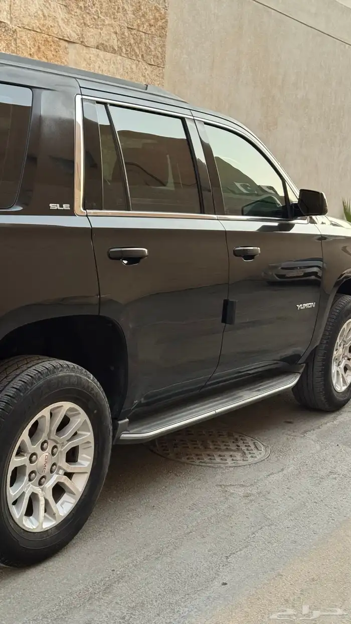 للبيع يوكن 2017 نظيف جدا 3