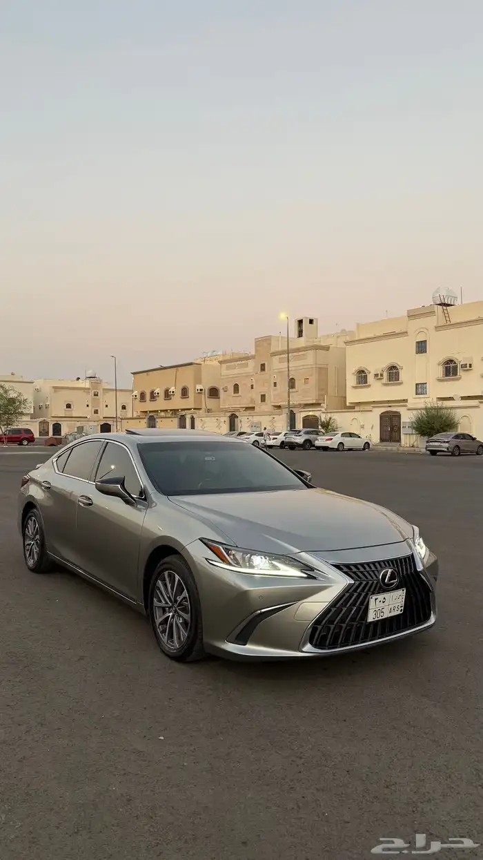 لكزس 2023 هايبرد اول مالك من الوكاله 1