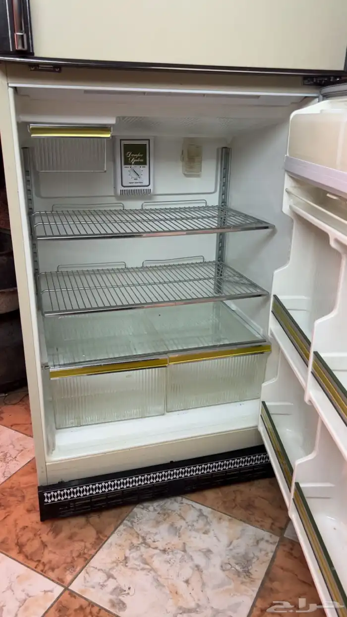 ثلاجة قديمة ( تراث) 1