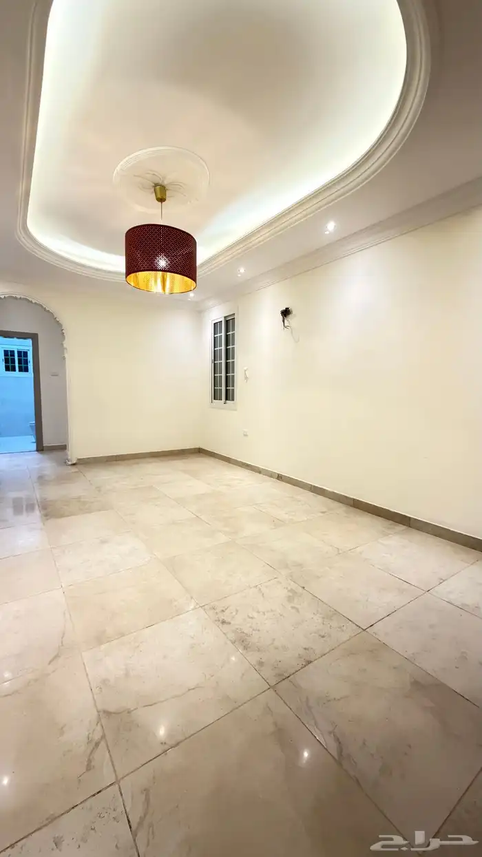 شقه للايجار في حي الروضة جدة 4 غرف و صالة 6