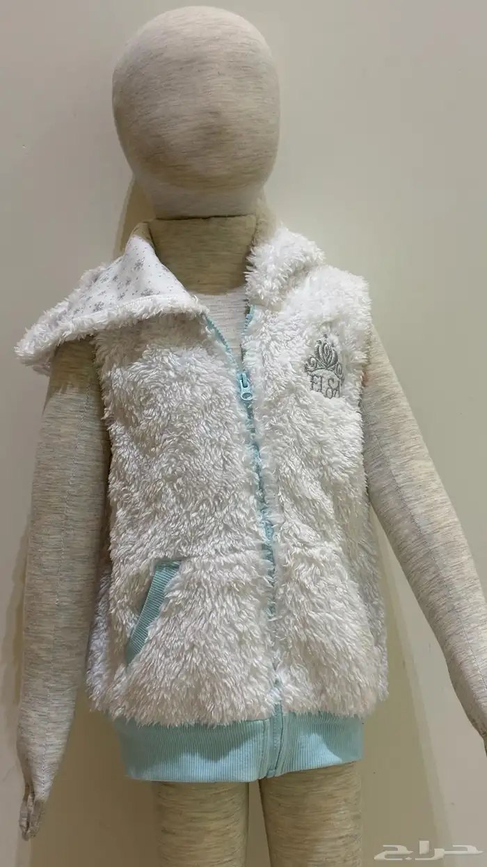 ملابس وجزم للبيع بالكامل 34