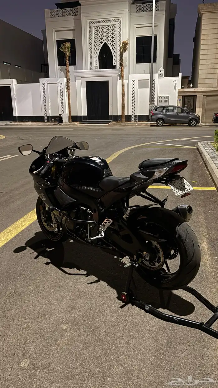 ريس سزوكي موديل 2015 مقاس 750 2