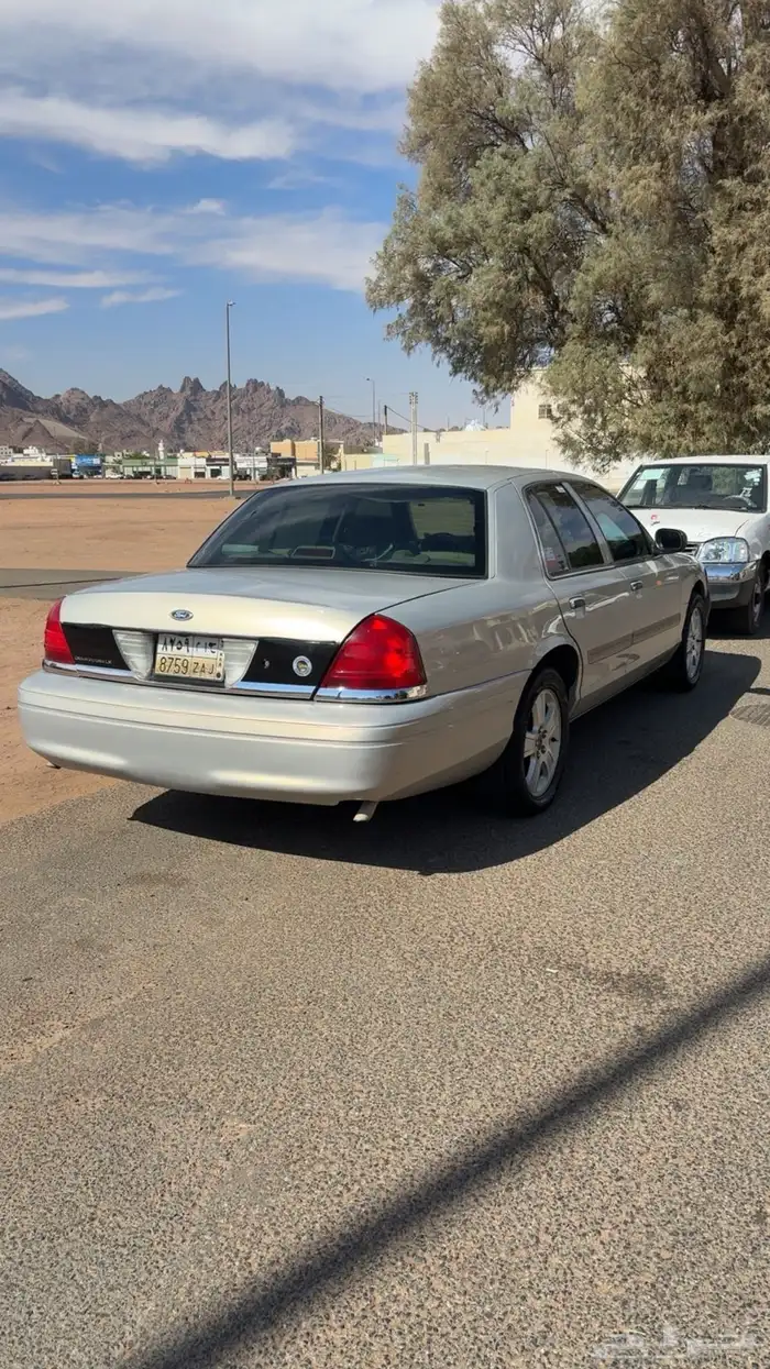 فورد فكوريا2011للبيع واقبل البدل المناسب 1