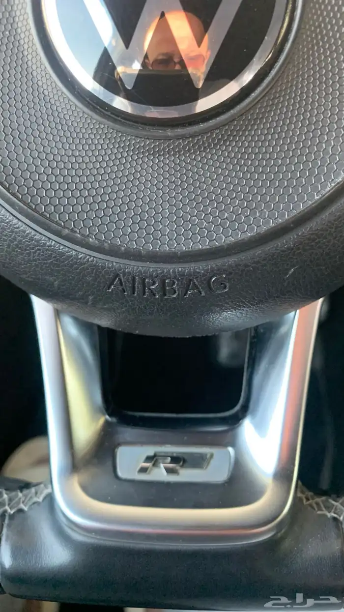 فوكس وأجن يتجوان 2019 R line 10