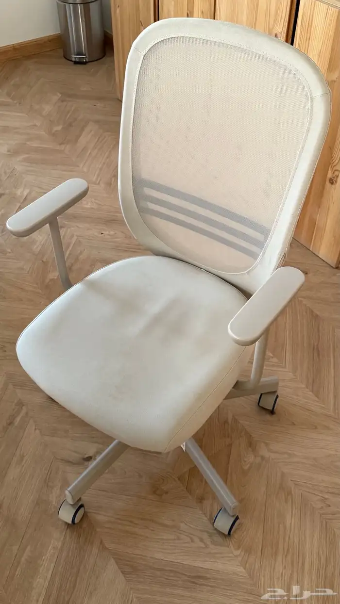 للبيع 4 مكتب مع كرسي وأدراج 2500 ريال 5