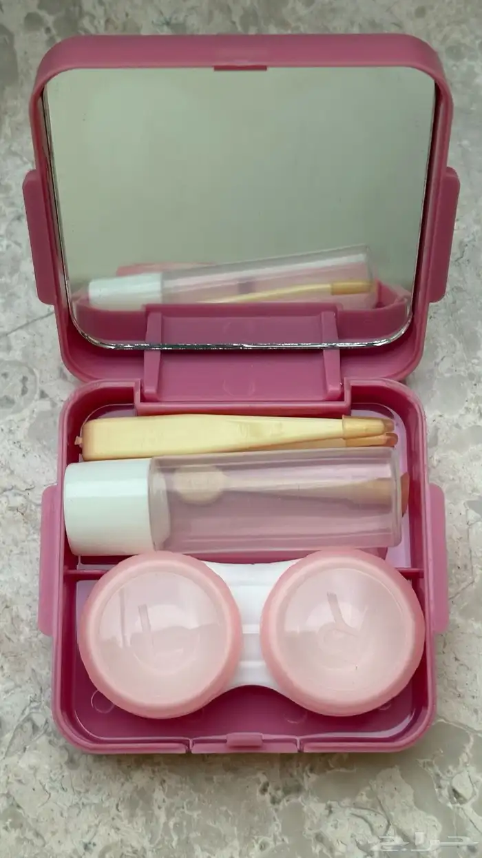 ملابس وجزم للبيع بالكامل 22