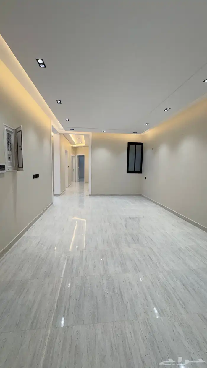 للبيع روف علوى مع ملحق مقابل نادي ضمك طريق ابها الخميس 12