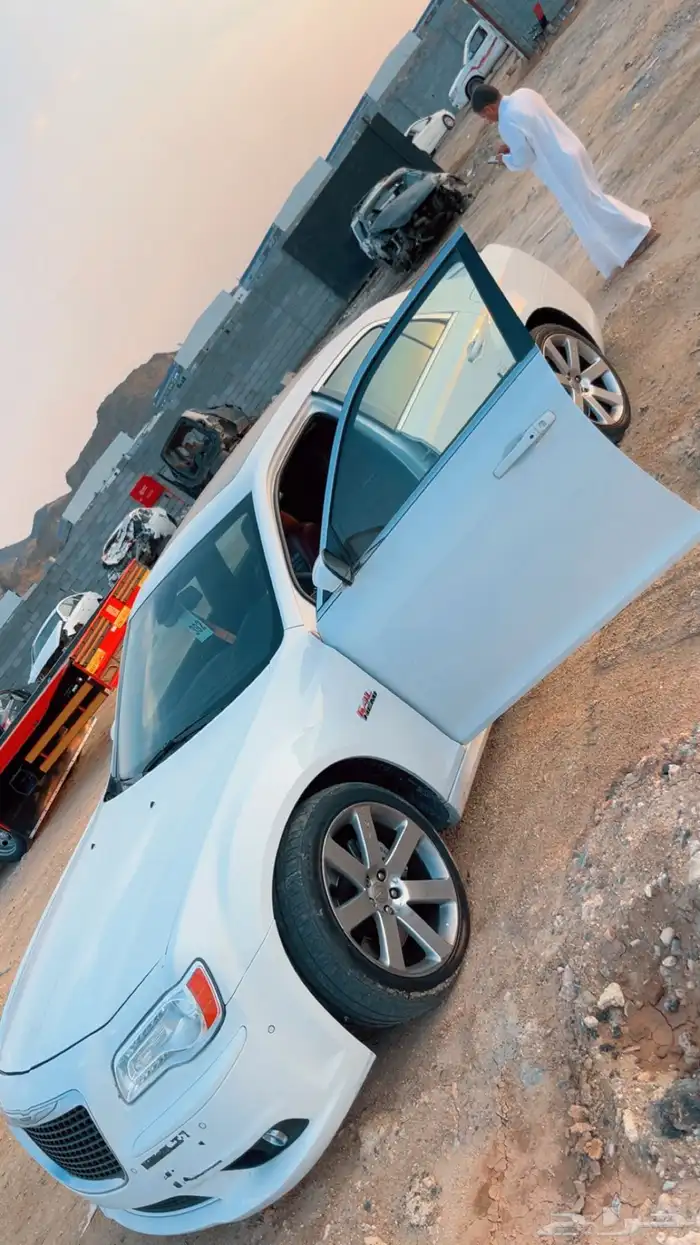 كلزلر SRT 2014 السيارة قطع غيار اللي يبغي منها قطعة يكلمني 0