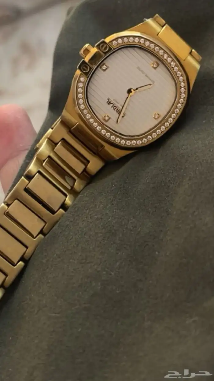 ساعة ( cardial ) نسائية . 0