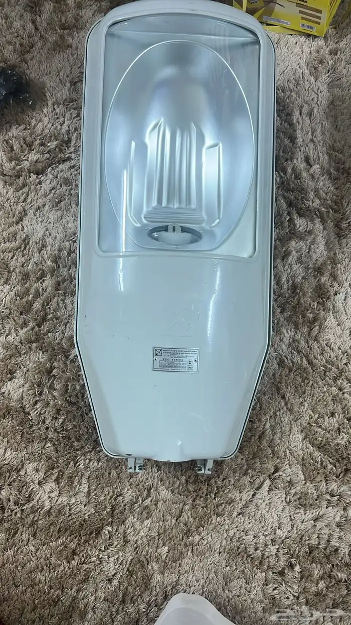 كشاف جداري جديد لم يستخدم يوجد كميه جمله وتفريق 0