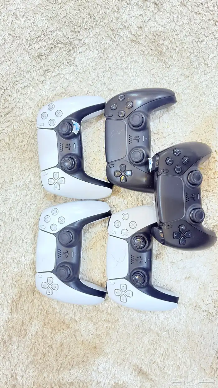 3ايادي بلاستيشن 5 الاصليه 0