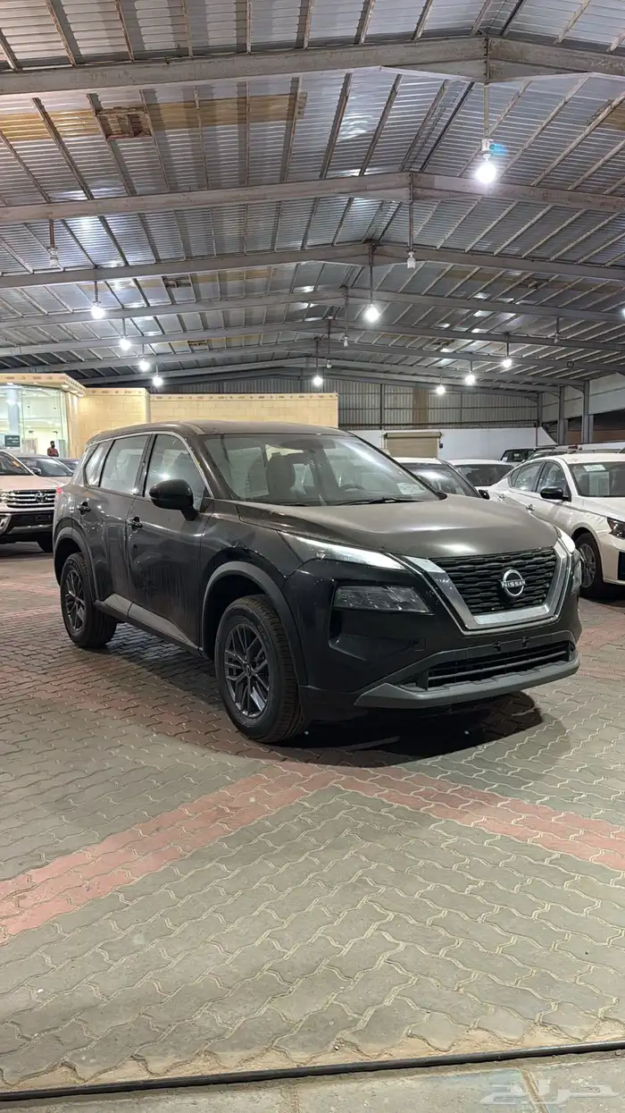 نيسان اكس تريل ستاندر 5 ركاب بدون دبل 2025 1