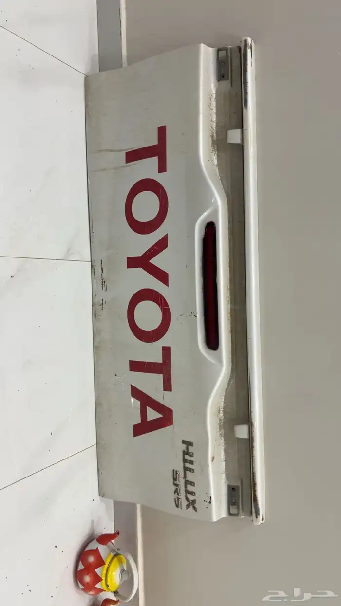 باب صندوق هايلوكس 0