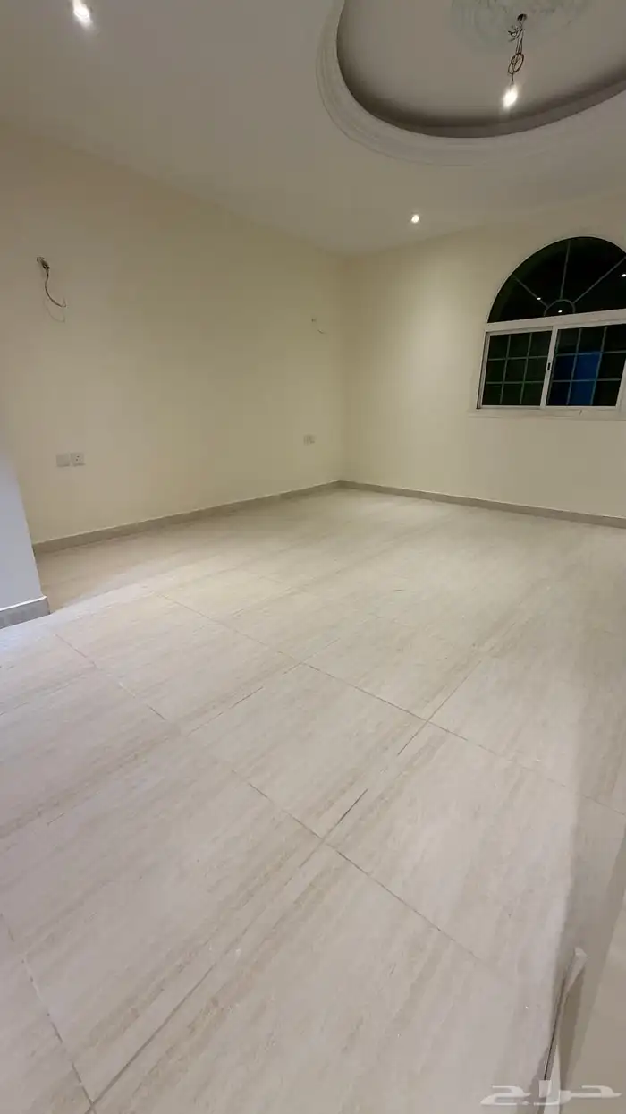 شقه للايجار في حي الروضة جدة 4 غرف و صالة 7