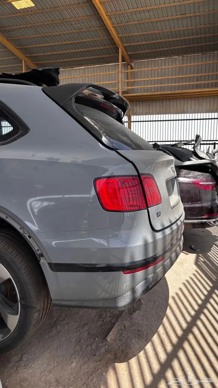 تشليح قطع غيار ديفندر بنتلي اودي بورش رنج روفر جاكوار 2