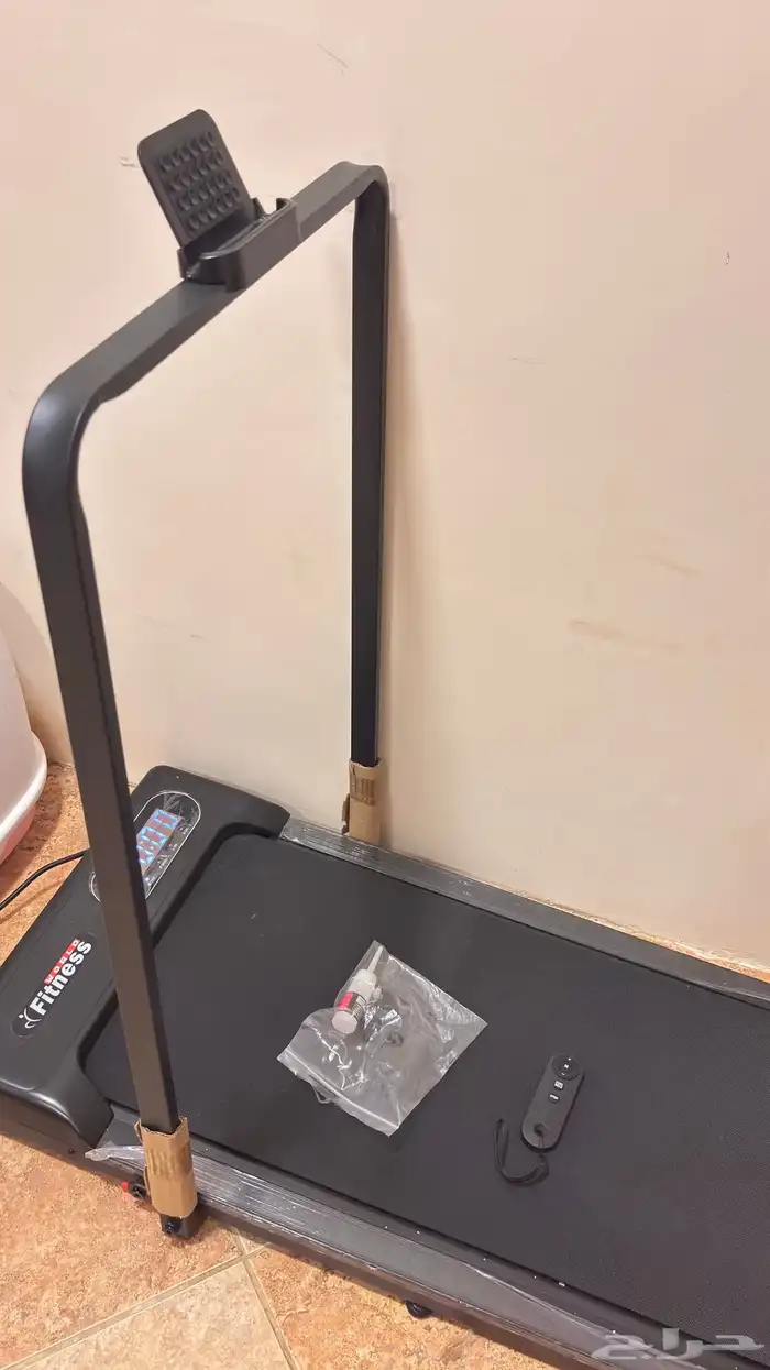 سير مشي كهربائي جديد استخدام مرتين مع جميع ملحقاته ريموت 4