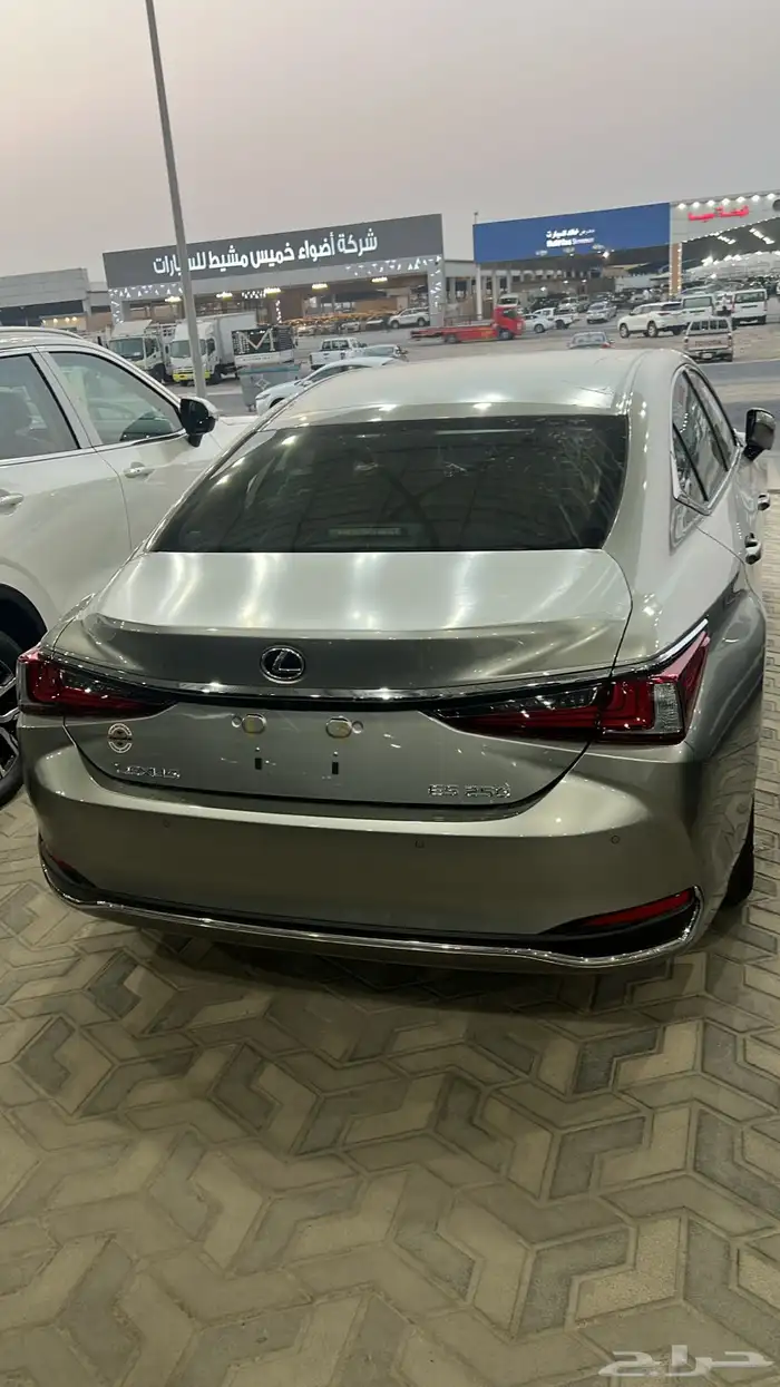 لكزس ES 250 بنزين 2025 2