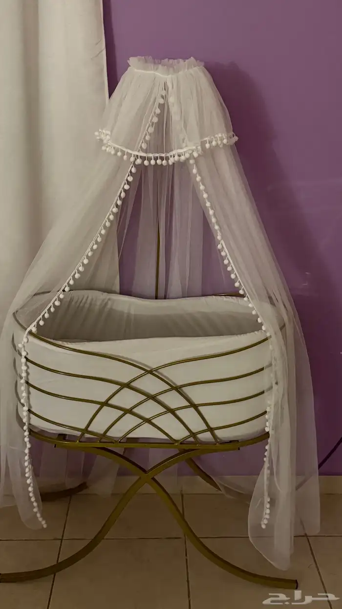 سرير مواليد نظيفه خاليه من اي عيوب مع الكرتون. 0