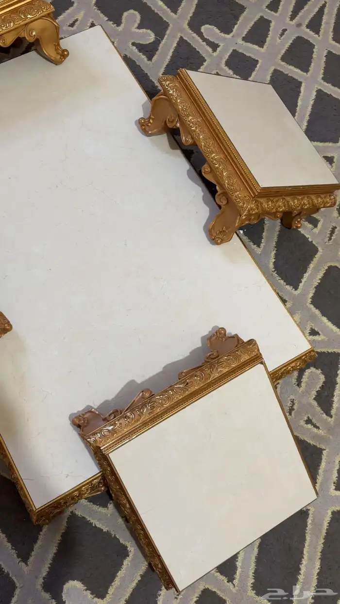 طاولة ارضية و4 خدمة 2