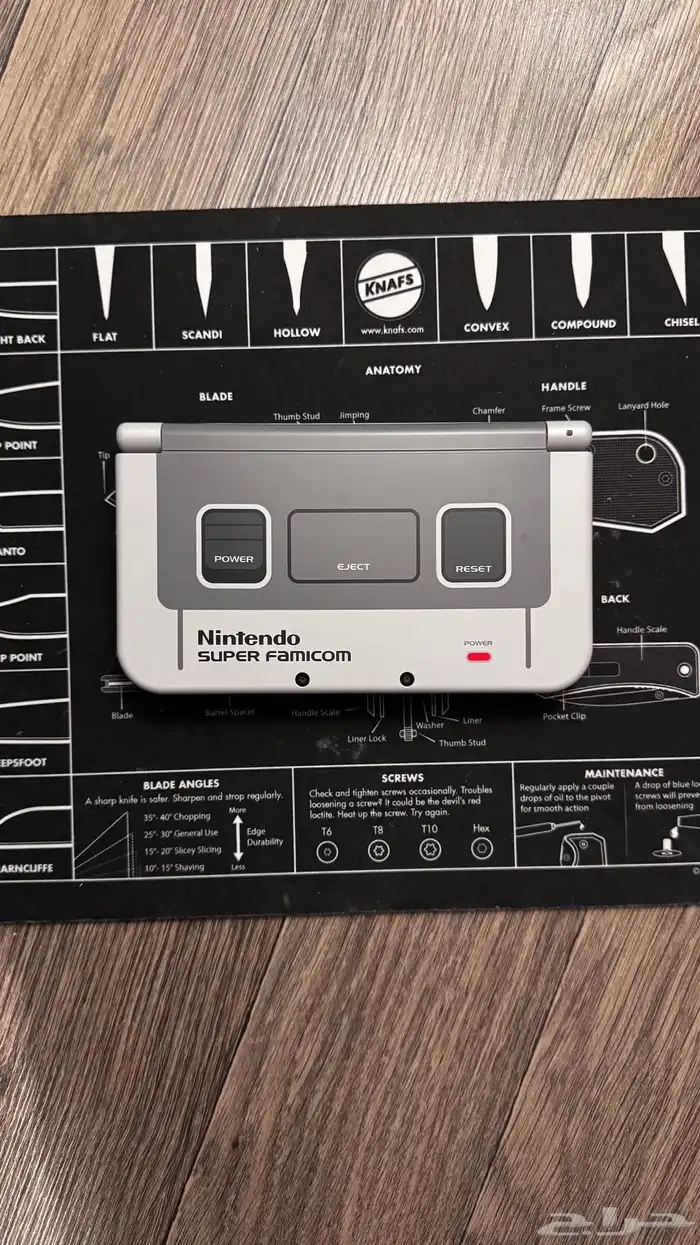 New Nintendo 3DS LL FAMICOM EDITION 0
