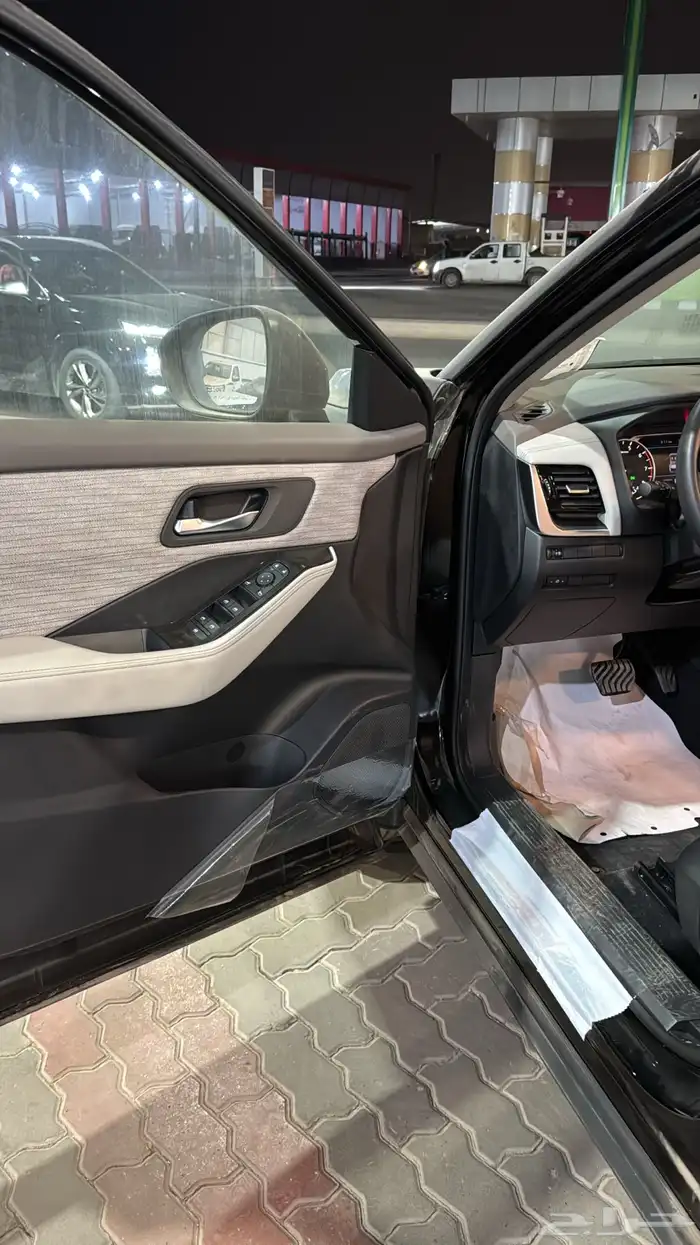 نيسان اكس تريل ستاندر 5 ركاب بدون دبل 2025 6