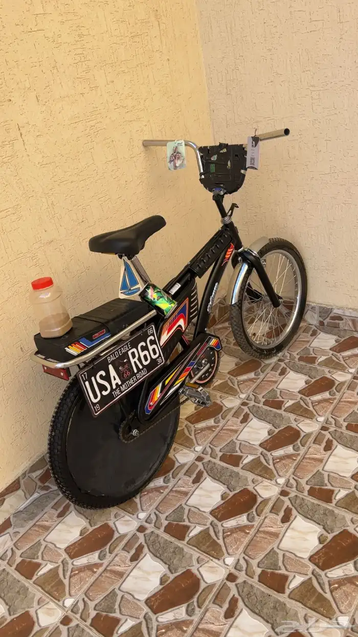 رامبو للبيع تسىد مع لوحه مريكيه وشنزير وفوحها وملصقات 0