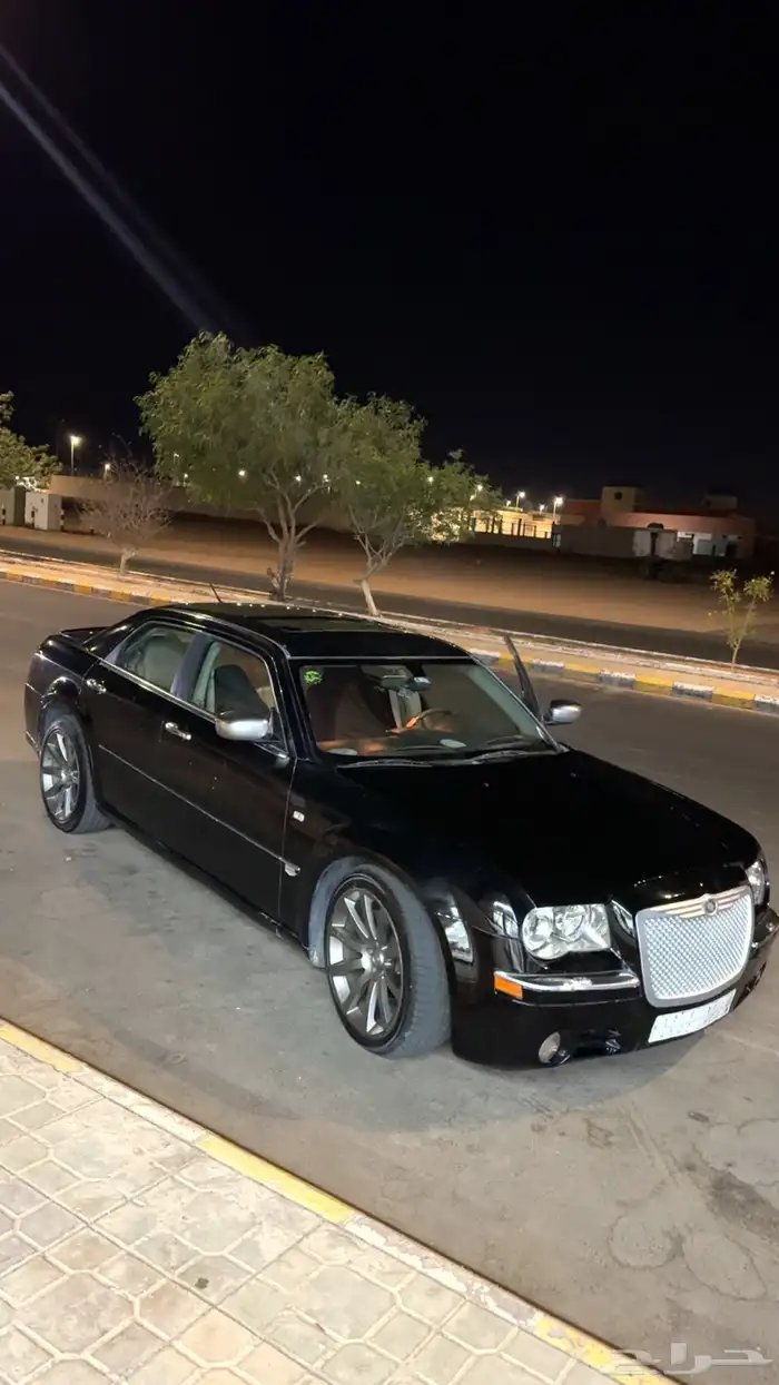 كرايسلر 2005 v8 ماشيه 200 الف نضيفه بدي وكاله 2