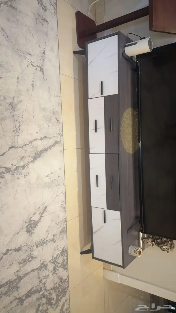 طاولة تلفزيون 1