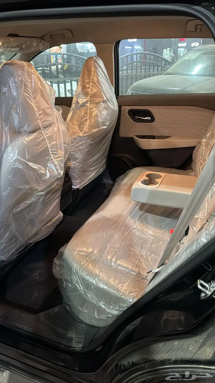 نيسان اكس تريل ستاندر 5 ركاب بدون دبل 2025 9