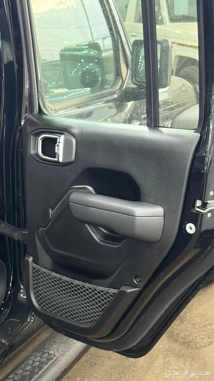 جيب رانجلر 2025 12