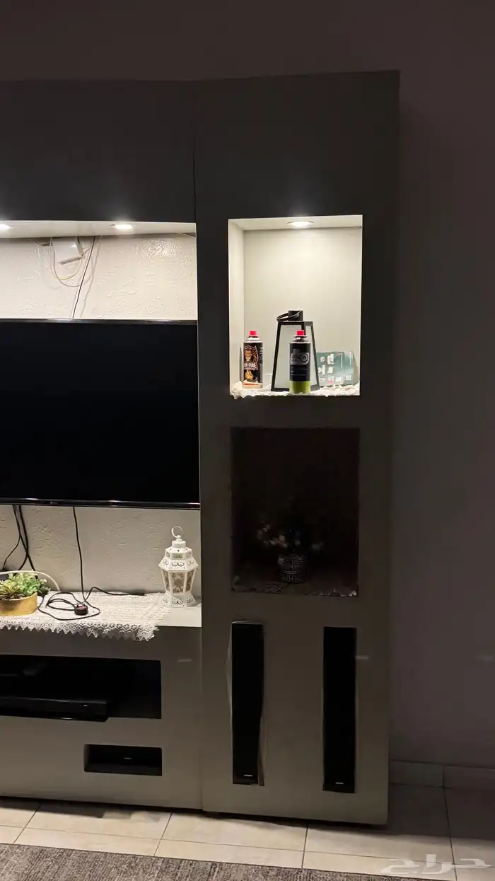 ديكور تلفزيون معه جهاز6 سماعات 2