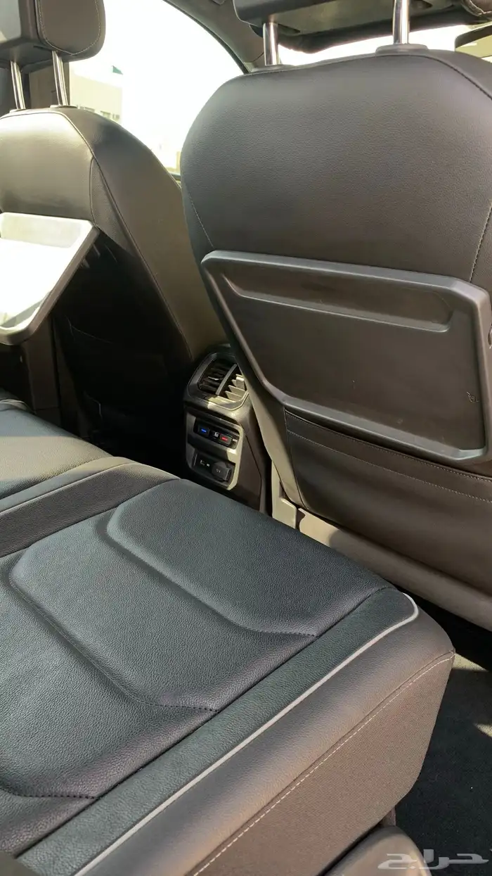 فوكس وأجن يتجوان 2019 R line 18