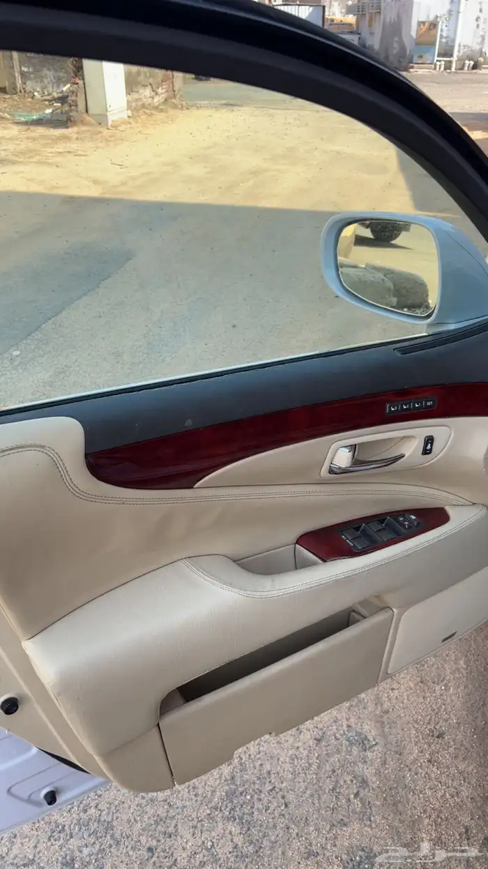 لكزس LS 2010 لارج مخزن 8