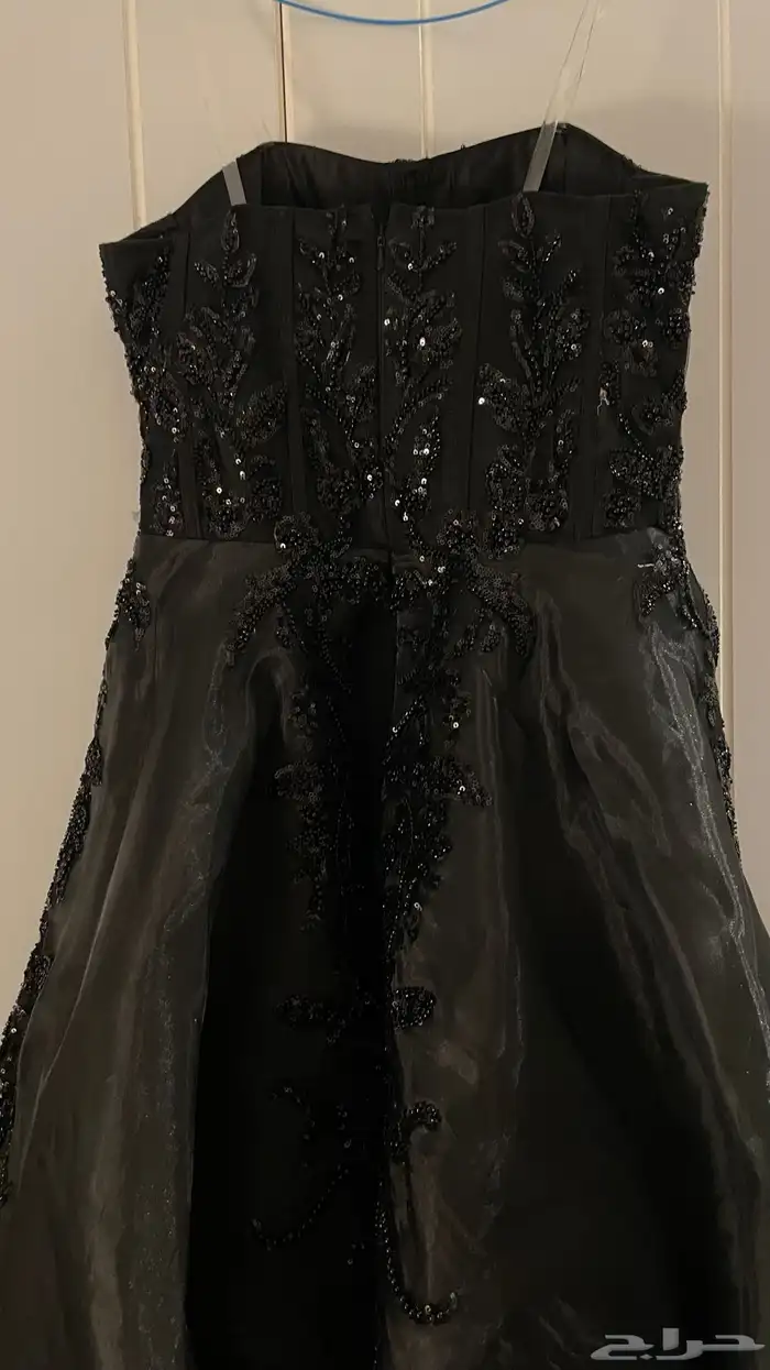 فستان اسود مستعمل للبيع 4