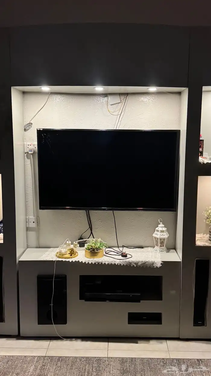 ديكور تلفزيون معه جهاز6 سماعات 1