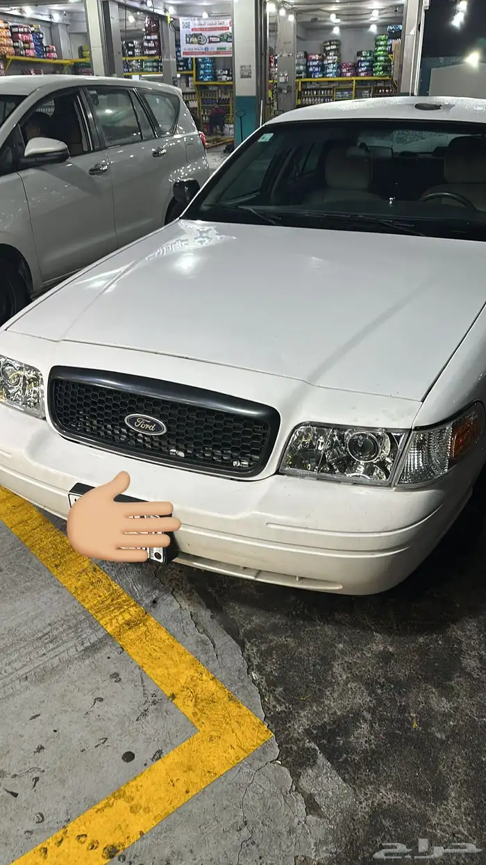 فورد كراون فكتوريا 2012 3