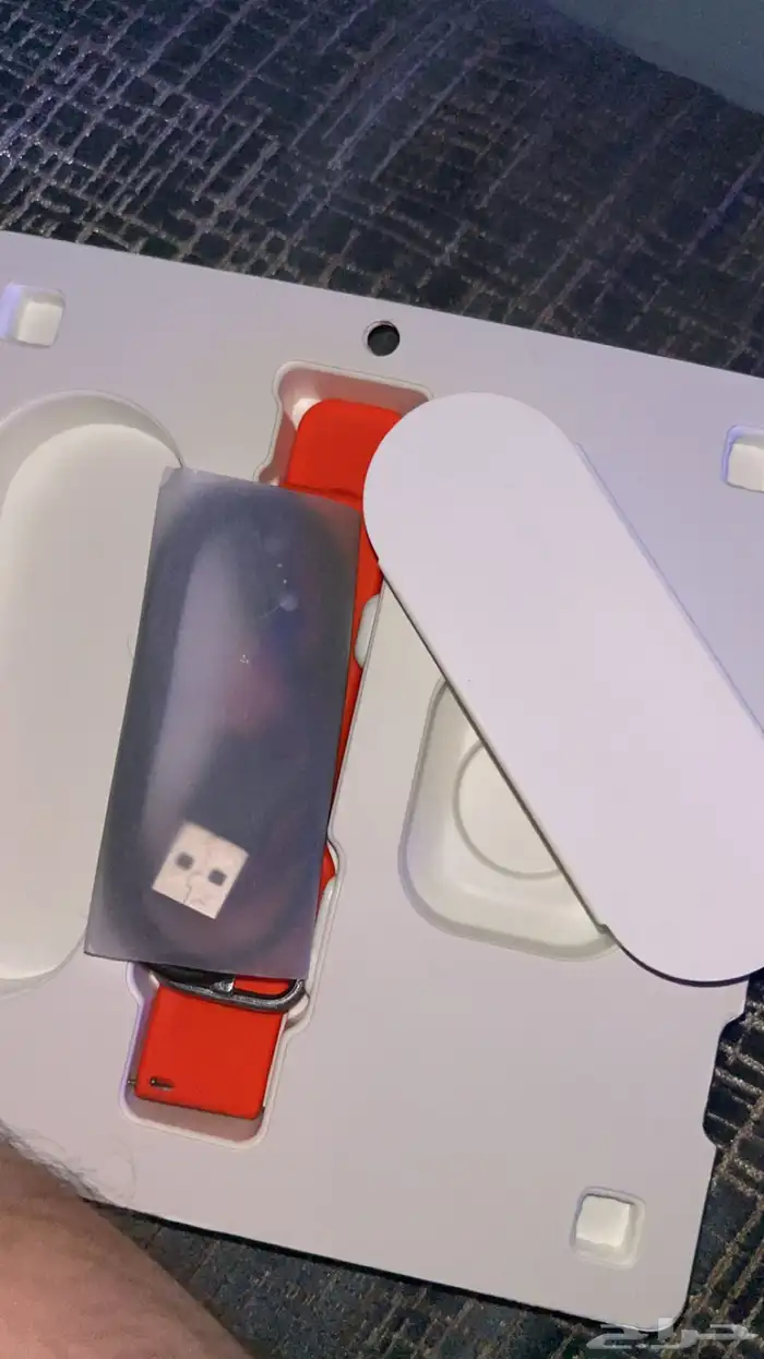 ساعة cmf الرياضية استخدام مدة 1شهر الساعة نضييفه  السعر 100 7