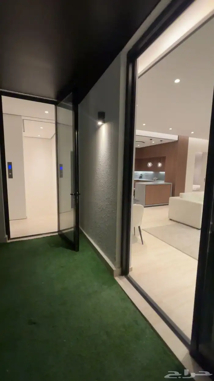للبيع شقة بتصميم فاخر   مسبح   مصعد   موقف خاص 21