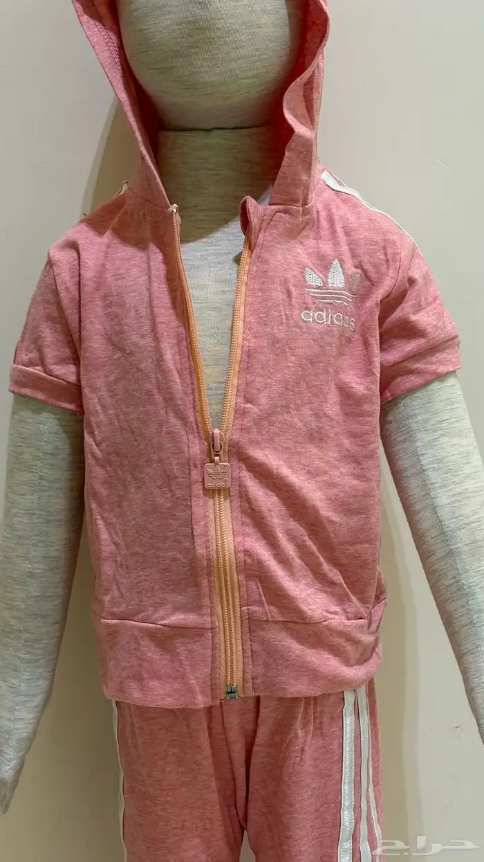 ملابس وجزم للبيع بالكامل 36