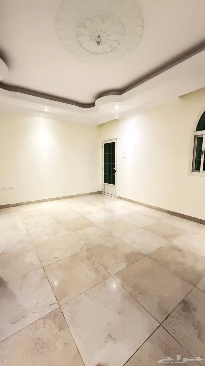 شقه للايجار في حي الروضة جدة 4 غرف و صالة 4