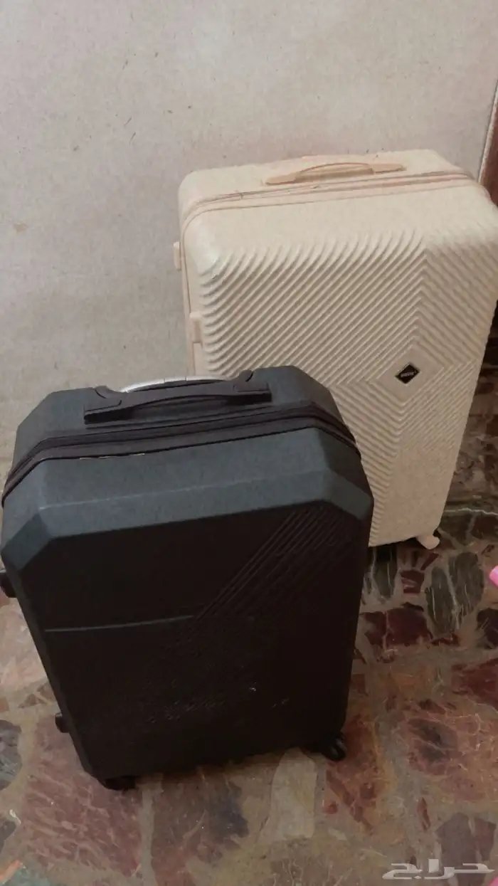 لللبيع شنطتين سفر 0