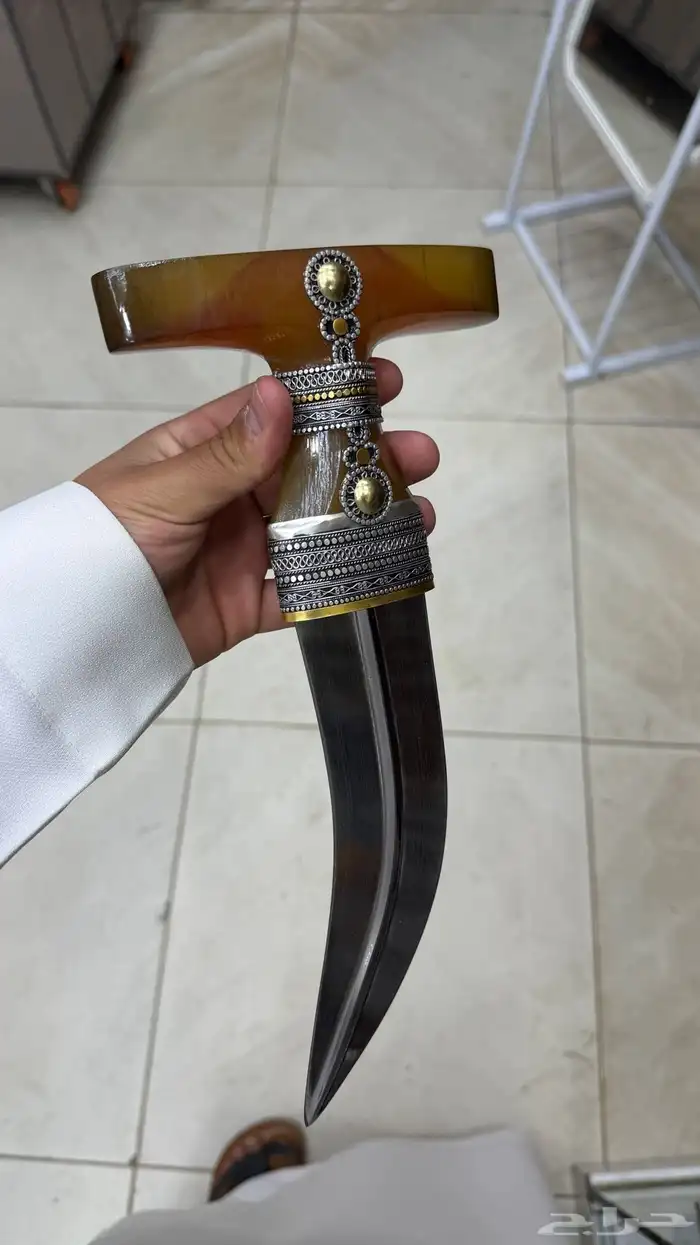 جنبية حك زراف مطرح 8 1