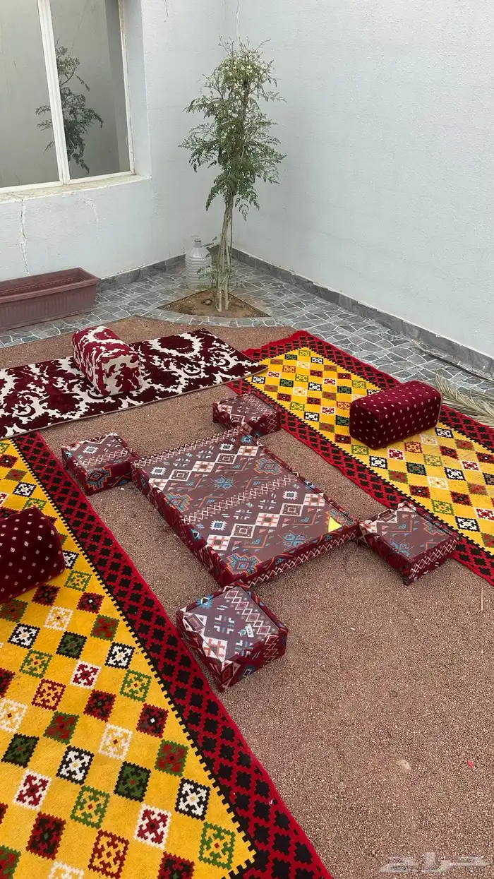 طاولات ضيافة ارضية 0