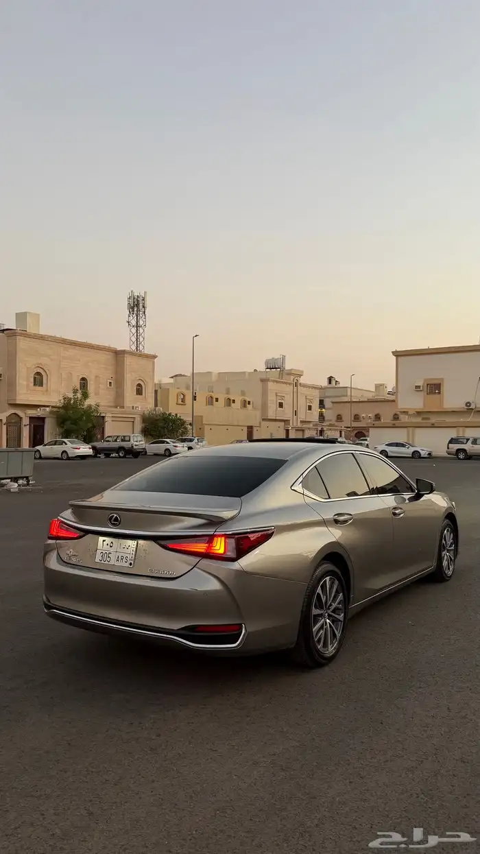 لكزس 2023 هايبرد اول مالك من الوكاله 4