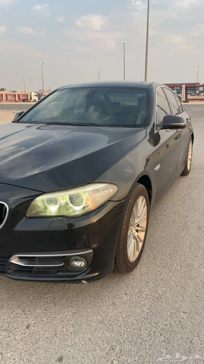 للبيع BMW 520I 1