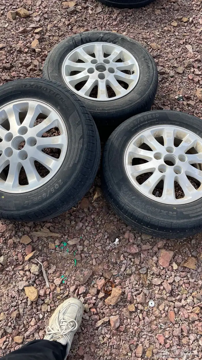 جنوط كامري 2001 مقاس 15 1